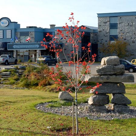 La Sagueneenne - Hotel Et Centre De Congres Chicoutimi Exterior foto